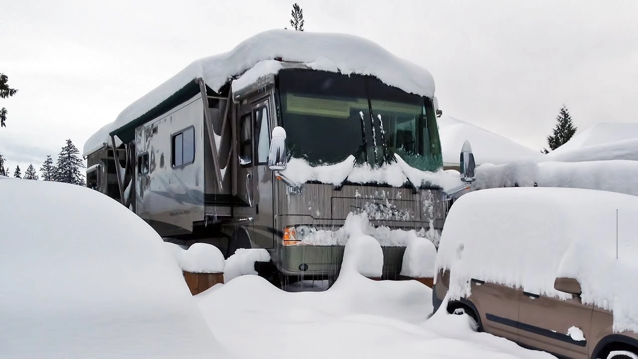 Arizona Snowbirds should store their RV at Boulder Creek RV Storage in Camp Verde Arizona